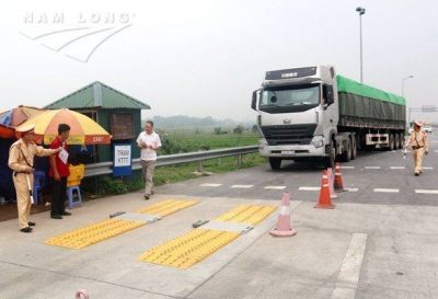 kiem-tra-tinh-trang-xe-tai